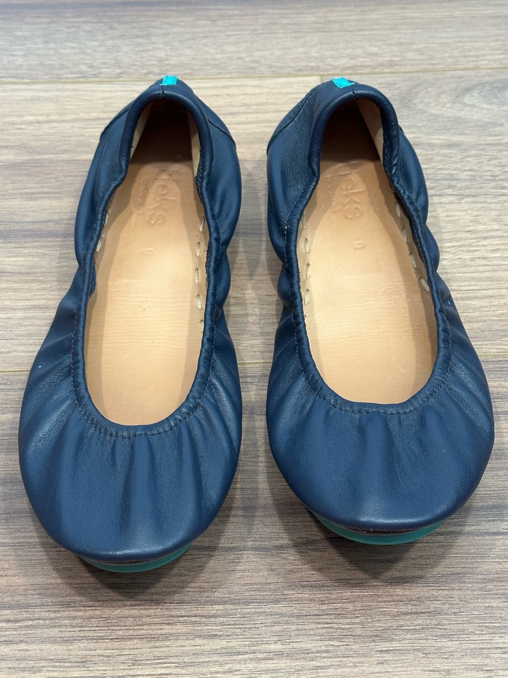 Tieks by Gavrieli Leather Foldable Ballet Flats Teal Soles in Navy Blue Size 9 - Picture 2 of 10